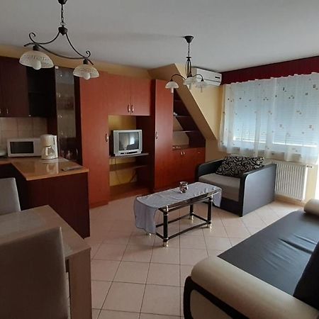 Elizabet Apartman A Belvarosban Сарвас Екстериор снимка