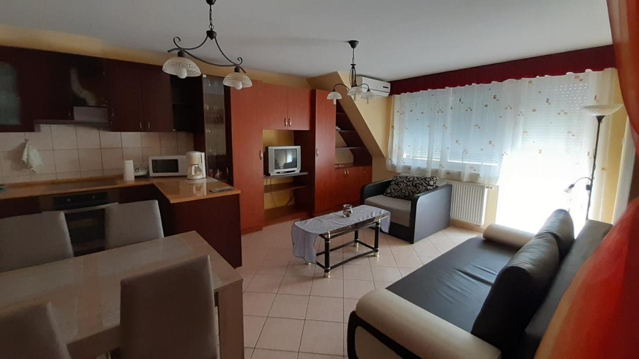 Elizabet Apartman A Belvarosban Сарвас Екстериор снимка