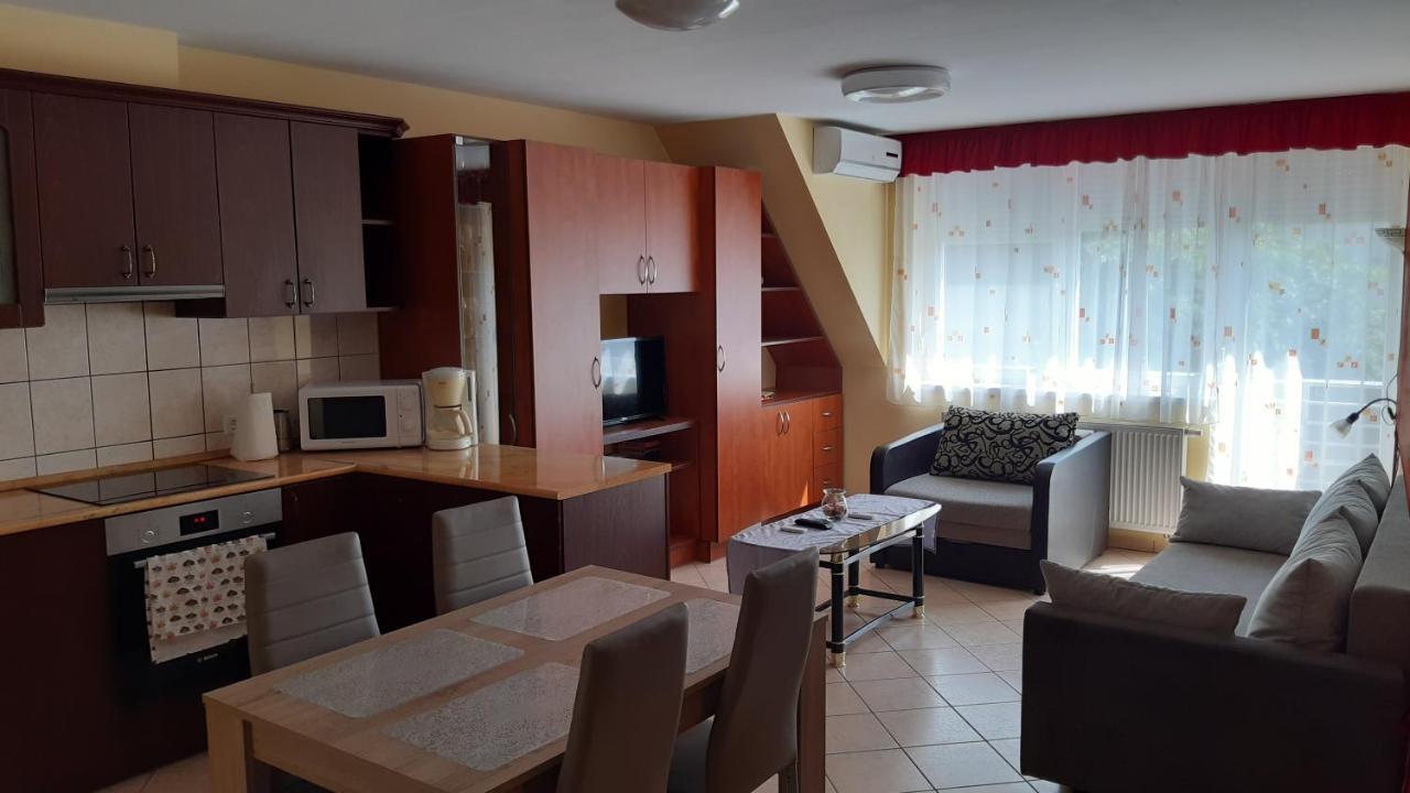 Elizabet Apartman A Belvarosban Сарвас Екстериор снимка