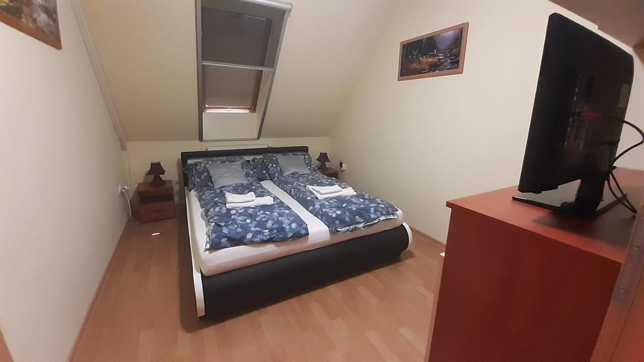 Elizabet Apartman A Belvarosban Сарвас Екстериор снимка