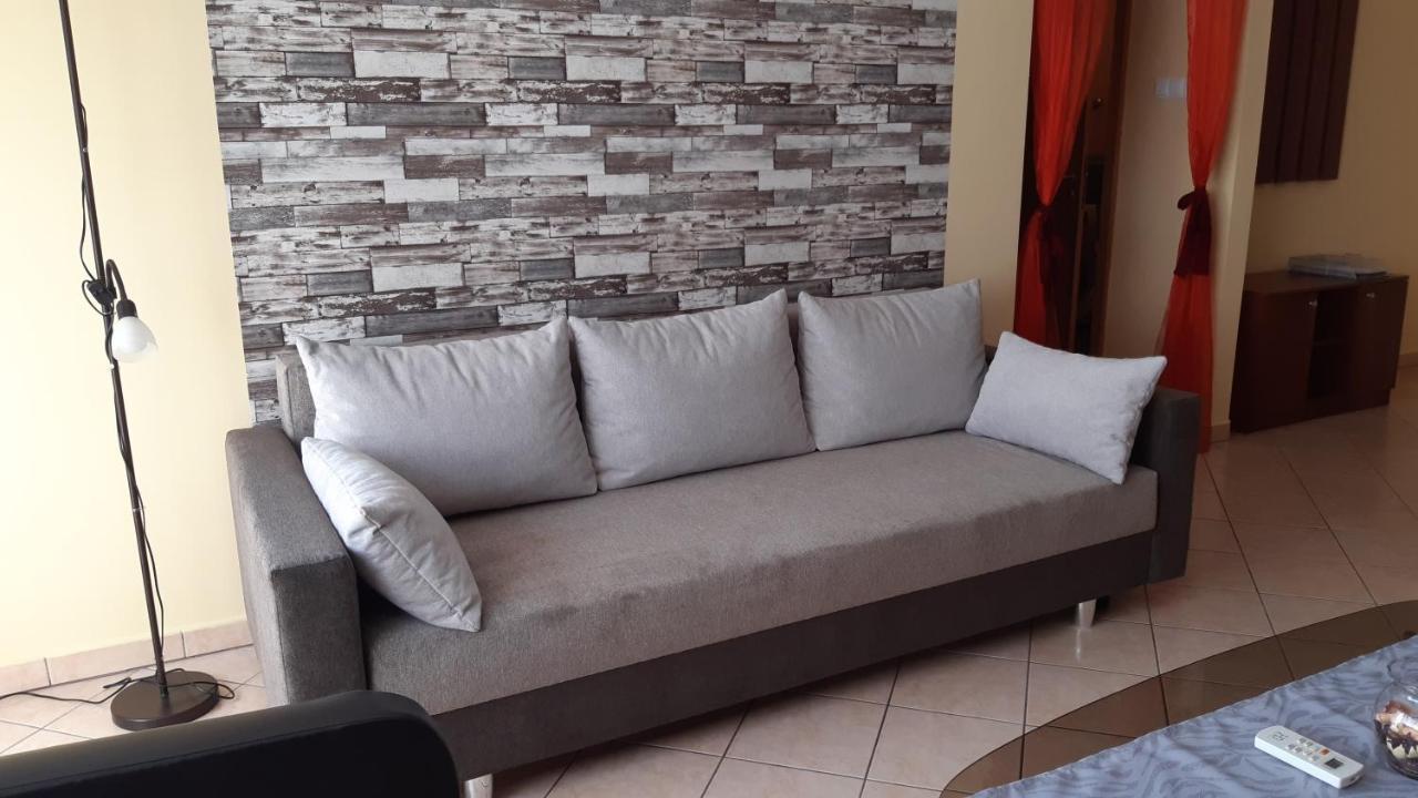 Elizabet Apartman A Belvarosban Сарвас Екстериор снимка